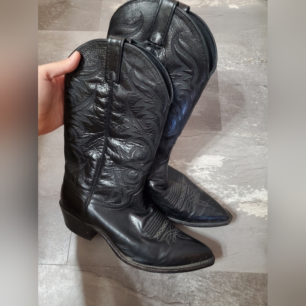 Dan Post Black Western Boots. Embroidery. Leather. Pointy Toes. Men 10.5D US